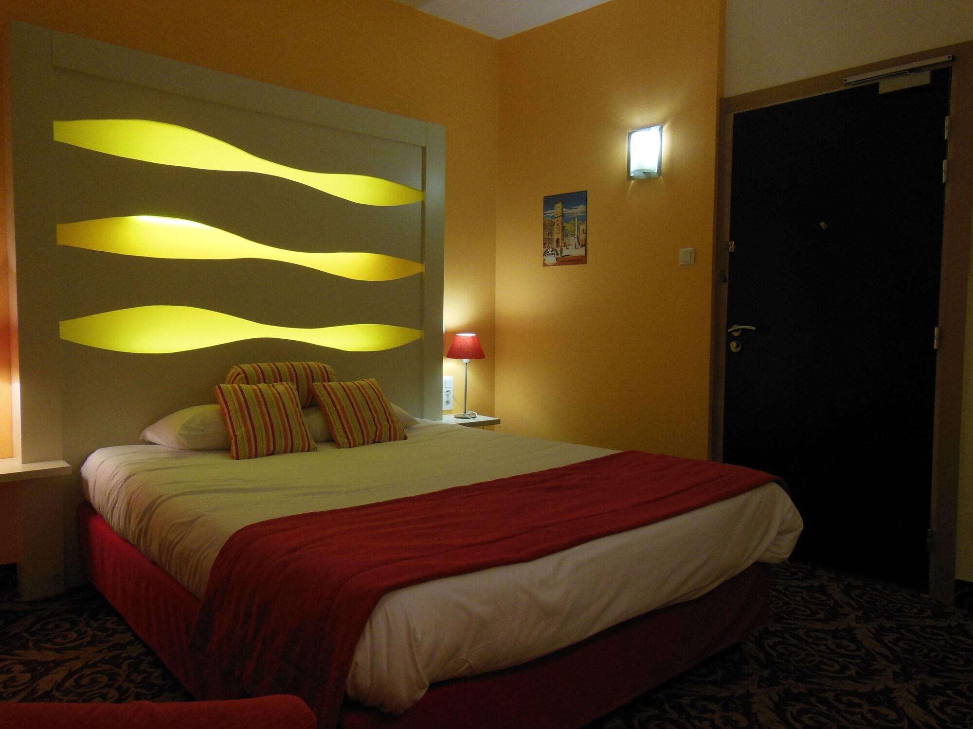 Logis Hotel Le Glacier Orange  Exterior foto