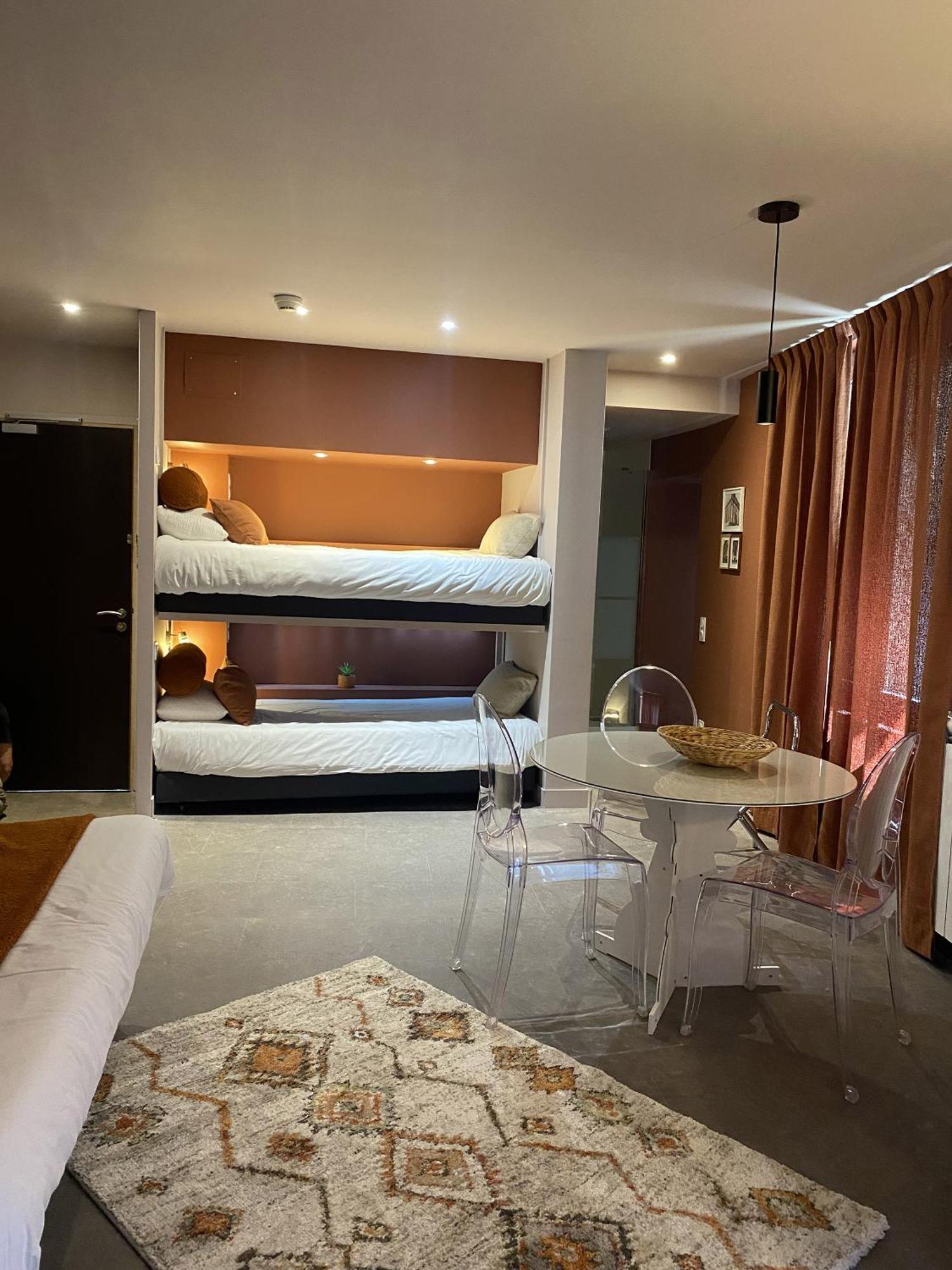 Logis Hotel Le Glacier Orange  Cameră foto
